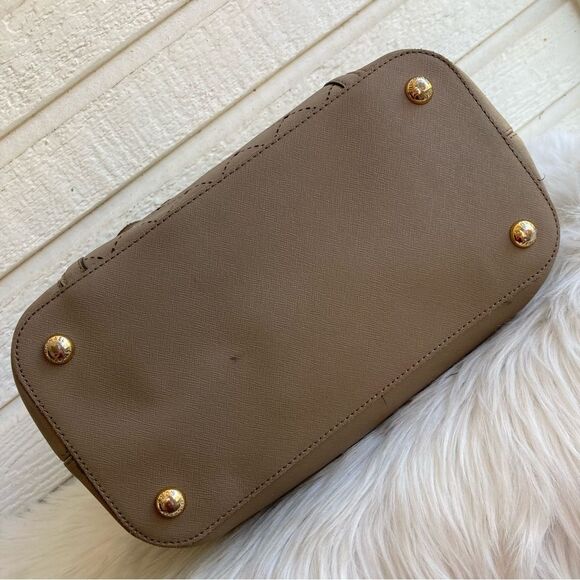 MICHAEL KORS Tan Grey Leather Perforated Pocket Jet Set Tote - Picture 2 of 10